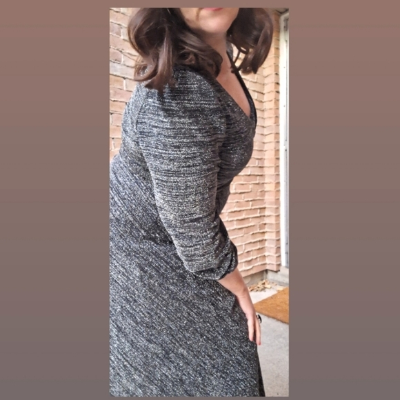 Alice+Olivia Coco Plung Neck Black Metalic Knit Midi Dress - Picture 2 of 16